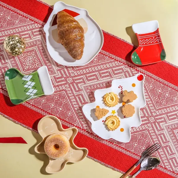 MYOUNG-Christmas Ceramic Dinner Plate Cartoon Snowman Gingerbread Man Modeling Holiday Tableware Cute Snack Plate - Image 2