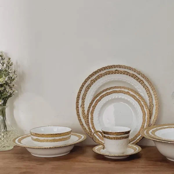 European Style Embossed Gold/Sliver Rim Porcelain Plate Set