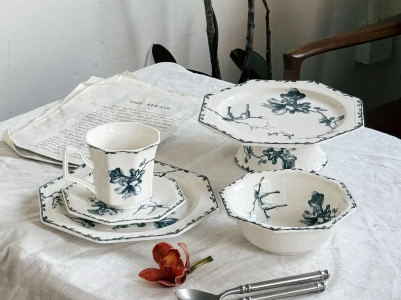 Is it safe to use ceramic tableware at the dining table? 19 safe to use ceramic tableware at the dining table