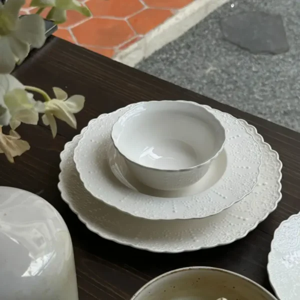 Elegant Embossed Lace Rim White Ceramic Tableware