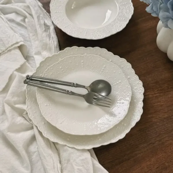 MYOUNG-Elegant Embossed Lace Rim White Ceramic Tableware for Wedding,Restaurant,Home,Table Charger Dinnerware Set In Bulk - Image 4